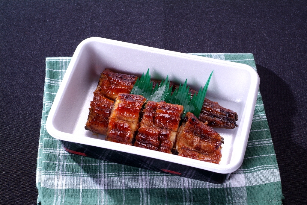 장어소스구이<br>うなぎたれ焼き<br> Grilled eel with source<br> 37,000원(한마리)
