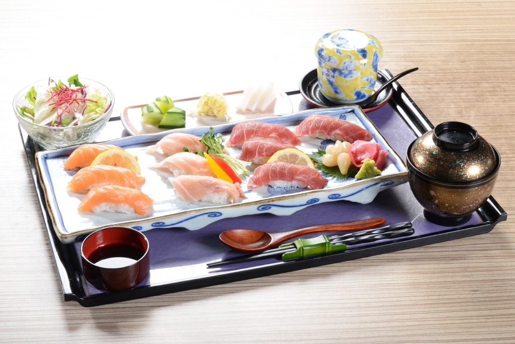 초밥정식(10ps)<br>すし定食<br>Sushi Set<br>28,000원