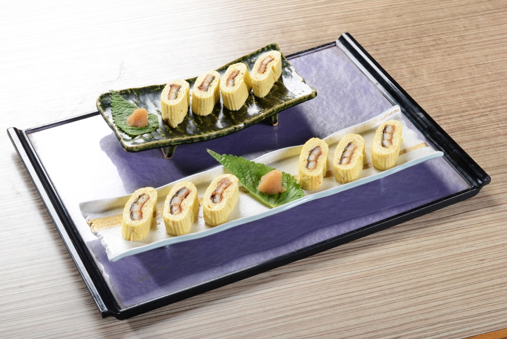 장어계란말이<br>う卷き<br>Eel egg rolls<br>대17,000원(6ps) 소12,000원(4ps)