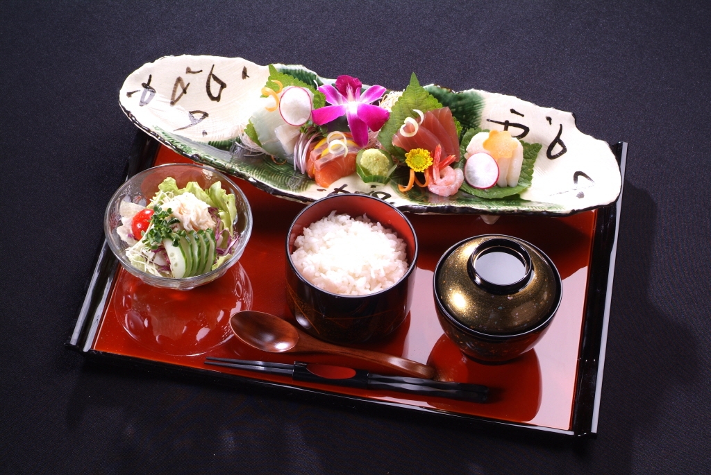 회정식(12ps)<br>お刺し身定食<br>Sashimi Set<br>28,000원