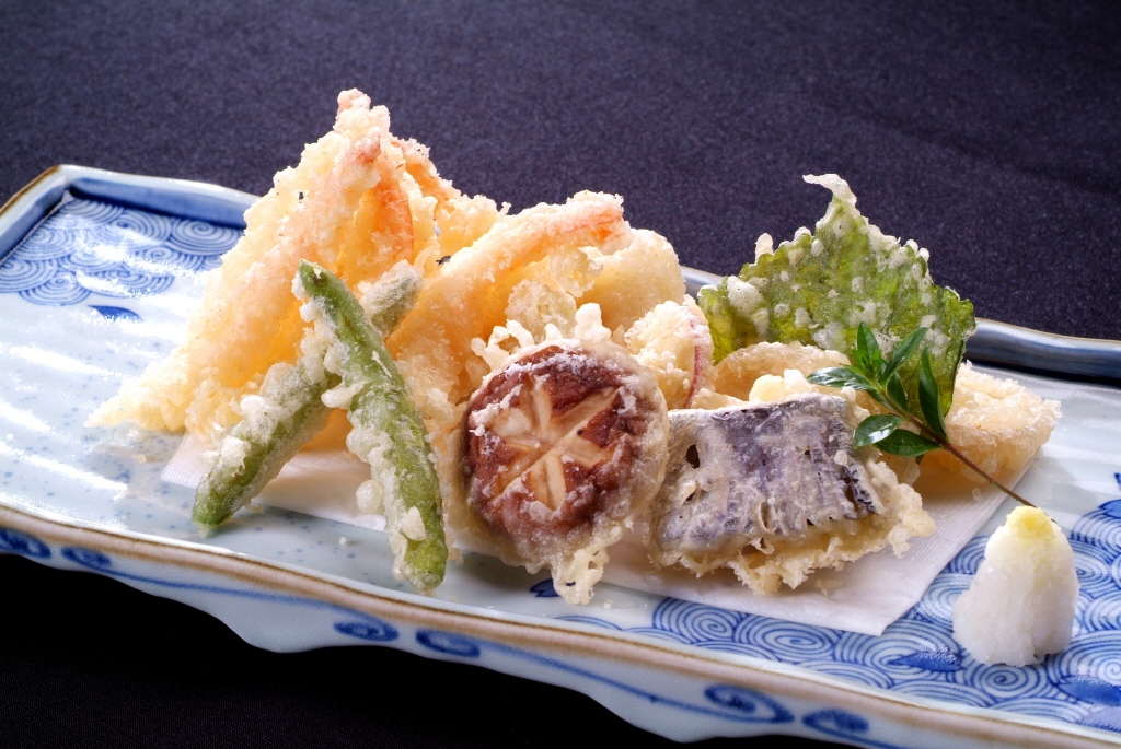 모둠 튀김<br>天ぷら盛り合わせ<br> Made fried food<br> (중)22,000원 12ps (대)27,0...