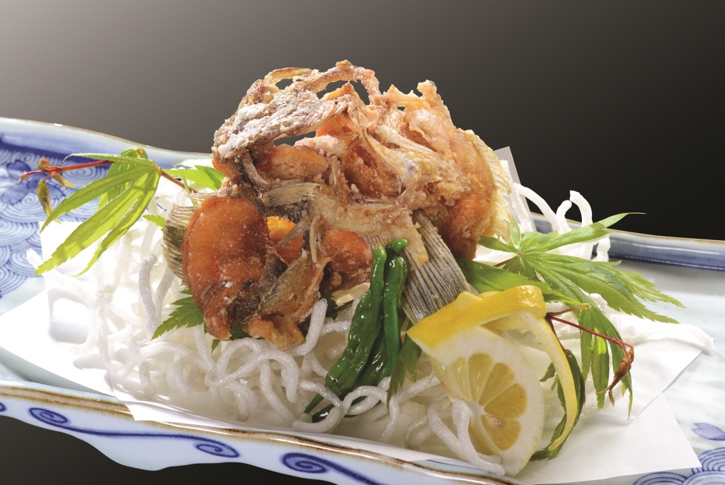 가자미 튀김<br> カレイの揚げ物<br> Fried Flounder<br> 9,000원
